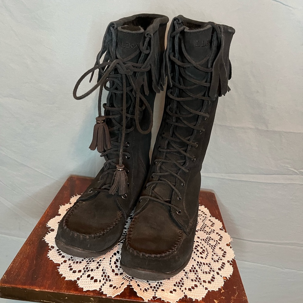 Womens 6 BLACK SUED SIDE ZIP LACE UP FRONT FRINGE TRIM MOCCASIN TALL BOOTS GC